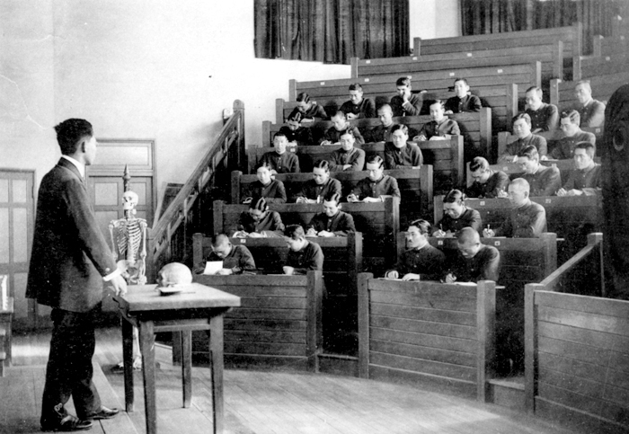 東北大学医学部　生命の未来へ